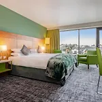The Glasshouse מלון 4*