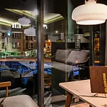 מלון The Glasshouse 4*