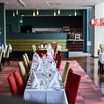 מלון The Glasshouse 4*