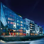 The Glasshouse מלון 4*