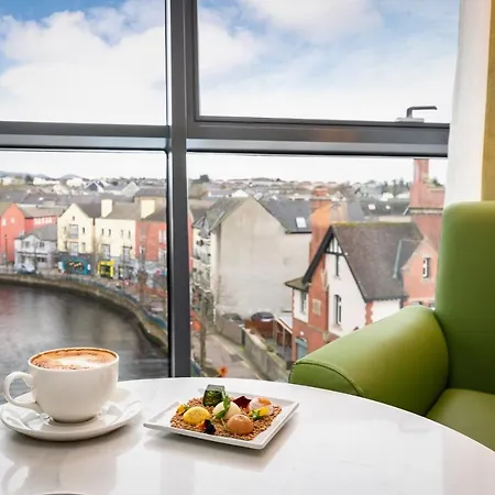 The Glasshouse فندق سلايغو