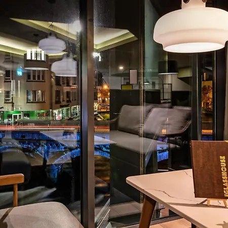 فندق The Glasshouse 4*