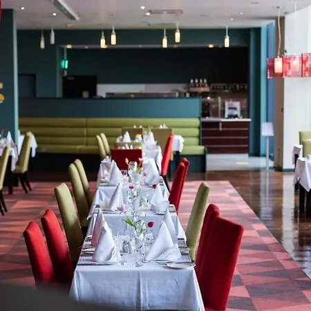 فندق The Glasshouse 4*