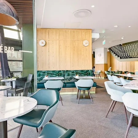 The Glasshouse 4*