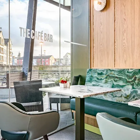 The Glasshouse Otel 4*