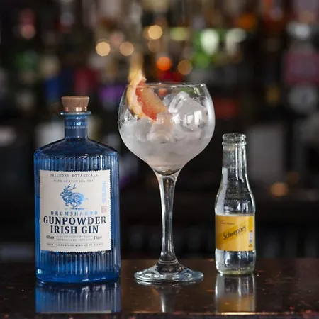 The Glasshouse فندق 4*