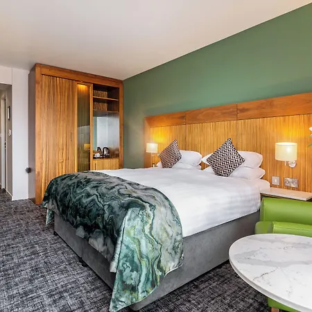 Ξενοδοχείο The Glasshouse 4*