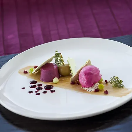 The Glasshouse 4*