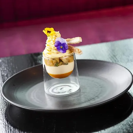 The Glasshouse 4*