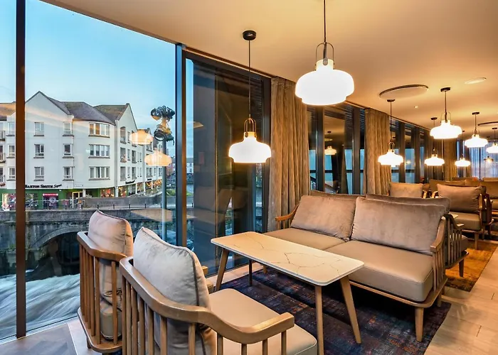 Отель The Glasshouse