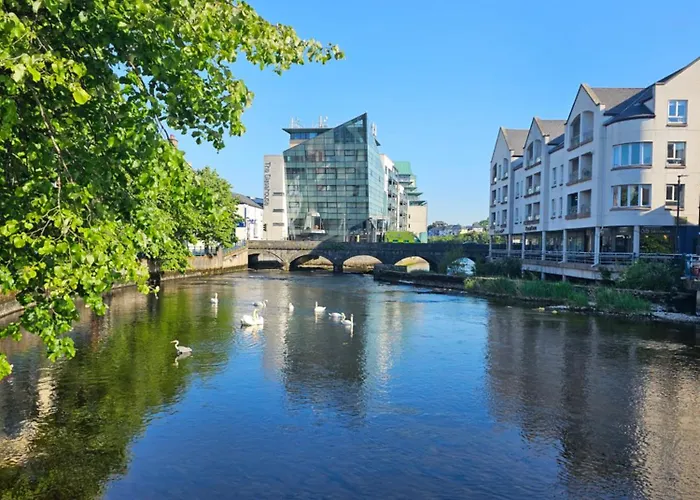 The Glasshouse Отель