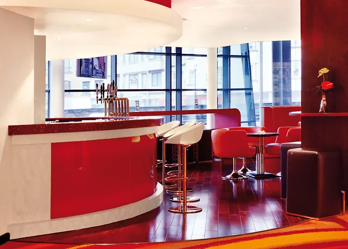 The Glasshouse Отель